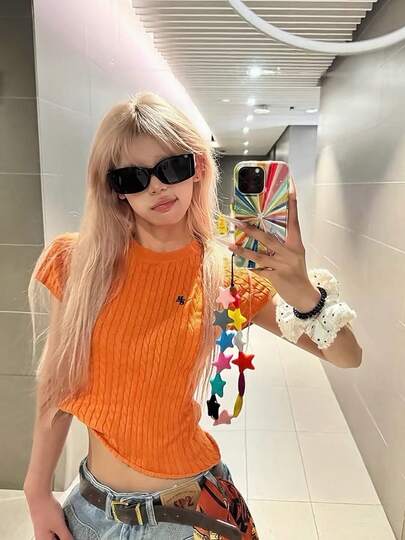 女士夏季插肩袖钩针刺绣针织短袖T恤，修身优雅圆领针织上衣