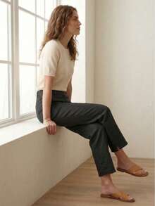Women's Tailored Capri Cigarette Trousers In Linen And Viscose – Elegant Pantacourt With A Slit At The Hem - 黑色 - 查看 4