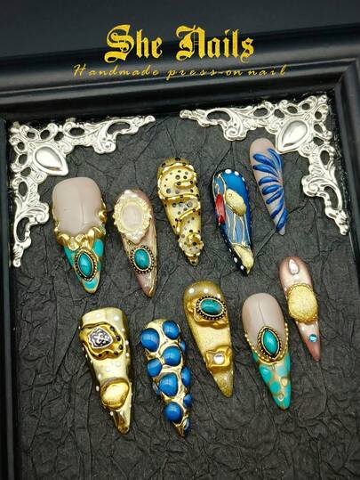 DIY可爱华丽巴洛克Y2K中西部美式猫眼闪亮美甲假指甲套装，包含10片闪亮长尖头手工亚克力按压式美甲片，法式亮片美甲，全覆盖金色金属美甲胶，手绘3D性感蛇纹图案。