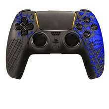 1 chiếc ốp silicon cho tay cầm P5, họa tiết khắc laser giúp cầm nắm tốt hơn, các đường cắt chính xác giúp nâng cao trải nghiệm chơi game. - Xem 6