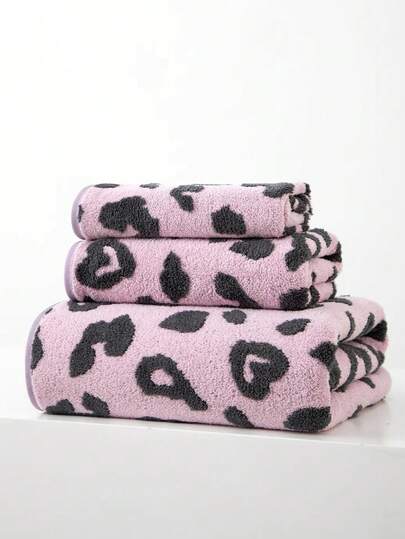 1 pièce Serviette jacquard légère et fine de taille moyenne, en fibre de polyester, de couleur lilas, avec motif de lettres et de cœurs, de forme rectangulaire 70*140cm ou 34*75cm pour serviette de toilette ou 34*34cm pour débarbouillette, convenant aux hommes, femmes, couples, familles, toutes saisons, séchage rapide, absorbante, douce, utilisable pour la salle de bain, l'hôtel, la salle de sport, les cadeaux, les fêtes, la plage, l'extérieur, les voyages