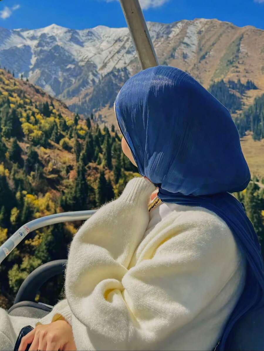 1条女士纯色丝滑柔软头巾，阿拉伯休闲长款头巾，保守素雅的头巾，适合日常佩戴 - 藍色 - 查看 1