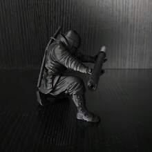 Hộp đựng bút hình võ sĩ đạo Samurai, có thể tô điểm thêm vẻ thời trang cho bàn làm việc của bạn. Nó có thể đựng bút bi, bút máy, bút chì và nhiều vật dụng văn phòng phẩm khác, là món quà lý tưởng dành cho bạn bè và đồng nghiệp. - 1PC-Đen - Xem 8