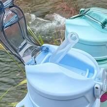 1 pieza Botella de agua deportiva linda de 27oz con diseño de graffiti de fútbol, tapa abatible a prueba de fugas con pajita, conveniente para ir al trabajo, hacer ejercicio, correr, actividades al aire libre, excelente regalo de cumpleaños para ella - Multicolor - Ver 4