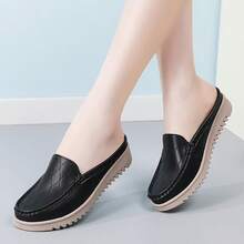 Women's Slip-On Loafers, Lightweight Comfortable Soft Sole Non-Slip Casual Moccasins - Black - View 3