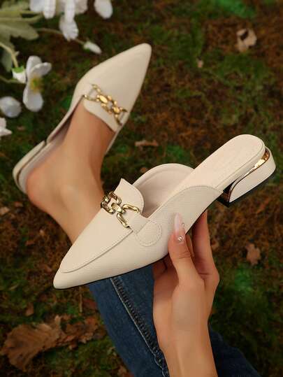 米色蜥蜴纹尖头平底穆勒鞋，配金属搭扣，优雅的春夏套脚乐福鞋，时尚漆皮女士无跟平底鞋