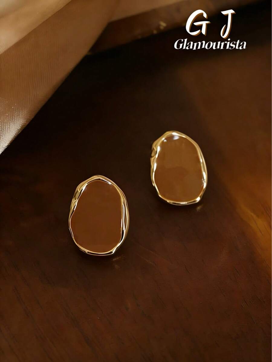 1 Đôi bông tai màu đen kiểu Hồng Kông cổ điển, thiết kế hình học tối giản sang trọng, phù hợp để đeo hàng ngày và trong các dịp lễ hội. - Màu Khaki - Xem 1