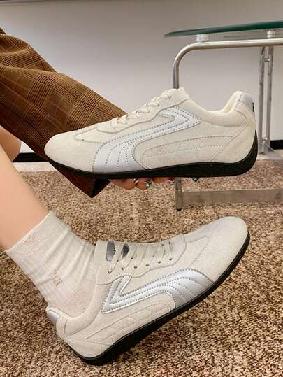 Giày nữ đa năng thời trang thường ngày, giày bệt chống trượt buộc dây mũi tròn đế cao su, phối màu đen và kaki, giày đi hàng ngày, giày casual phong cách, thời trang.