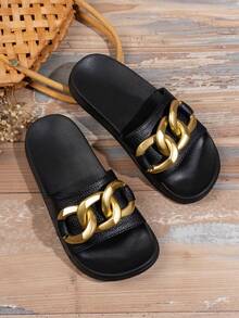 Sandalias negras versátiles de mujer sin cordones, con hebilla de cadena dorada grande y punta abierta, elegantes para uso diario, vacaciones y casual de verano - Negro - Ver 6