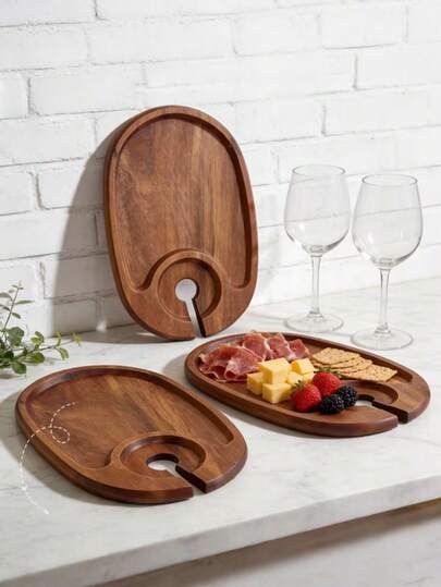 半件装杯托托盘，可作餐盘、母亲节托盘、小吃托盘、厨房配件、木质托盘、派对用品、高脚杯托盘、下午茶托盘，方便盛放饮品、小吃，适合聚会，适用于家庭、餐厅、婚礼、派对、户外等场合，可盛放奶酪、牛排等食物，内置杯托，无需组装，是复活节、母亲节、结婚礼物、乔迁礼物的理想之选。