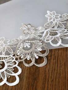 多功能简约半透明哑光桌布，蕾丝刺绣边缘，防水、防油、塑料材质，易于清洁的长方形桌布 - 無色 - 查看 5