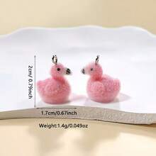 2/8个可爱植绒粉色火烈鸟树脂吊坠 3D 迷你动物吊坠 DIY 幸运耳环手链饰品制作 - 彩色 - 查看 4