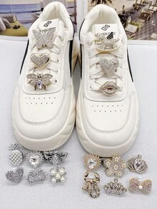 6 Stücke goldene und silberne Kronen- und Herz-ABS-Schuhband-Anhänger für Damen-Sneaker, Strass-Schmetterling-Schuhband-Schnallen, DIY-Dekorationen, Schuhclips-Zubehör - Verschiedenfarbig - Übersicht 3