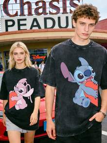 Disney Officially Licensed Graphic T Shirts 100 Percent Cotton Disney Shirt, Stitch & Angel Hugging Heart Couple T-Shirt, Unisex, Washed 230g, Retro Vintage, Crew Neck, Casual Short Sleeve - 黑色 - 查看 1