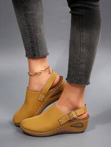 Sandalias de cuña estilo europeo y americano para mujeres, zapatos casuales con hebilla y correa trasera, calzado de cuero mate versátil para ir y venir - Cuero amarillo - Ver 6