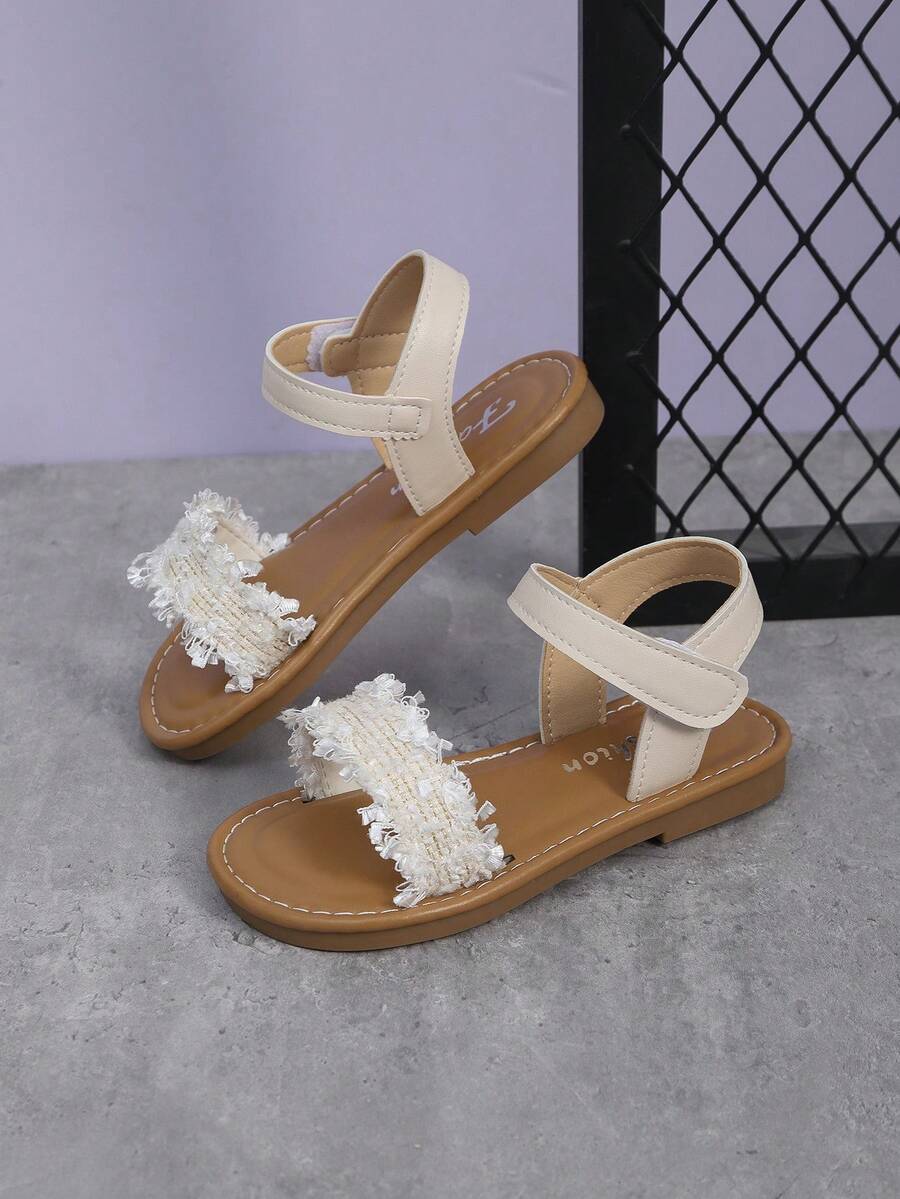 1 Pair Toddler/Kids Beige Flat Sandals, Soft PU Leather, Stitching, Hollow Design, Strap, Round Toe, Soft Non-Slip Sole, Fashion Princess Style Beach/School/Party Wear, Suitable For 3-12 Years Old Girls, Spring/Summer 2026 - Beige - View 1