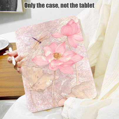 1pc Pink Lotus & Dragonfly Pattern PU Leather Flip Cover Case With 360° Rotating Stand And Pen Slot, Auto Sleep/Wake Function, Suitable Compatible With Samsung A9/A9+/S9/S9FE/A11/A11+/S11/S10 FE/S10 FE+/S10 Lite, Air 5/6, Honor, Matepad, And Other Popular Models, Great Gift For Back To School, Valentine's Day, Holidays