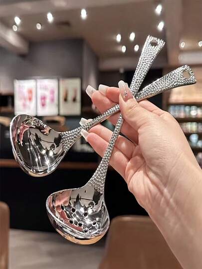 1/4pcs Stainless Steel Fish Scale Handle Soup Ladle, Long Leak-Proof Kitchen Tool For Home And Restaurant Use, Easy To Clean Design, Suitable For Holidays And Daily Cooking, Fashionable Serving Spoon, Sturdy Kitchenware