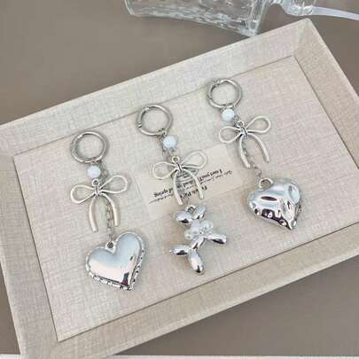 1pc Women's INS Style Silver Heart & Bow Keychain, Lace Heart Pearl Beaded Keychain, Minimalist Versatile Balloon Dog Keychain