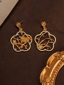 New Chinese Style Vintage 3D Hollow Plum Blossom Hair Accessory - Only The Plum Blossom Blooms Alone, A Subtle Fragrance Comes For Women's Banquets, Daily Wear, Parties, Festivals & Gifting - Gold - View 3
