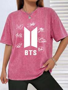 New American-Style 100% Cotton T-Shirt Suitable For Both Men And Women. Featuring Fun Retro K-Pop Cartoon Letter Pattern Printing. Comfortable, Retro And Fashionable Casual Outfit From The Korean Style, Suitable For Various Occasions. A Regular, Niche Punk-Style Fitted Black Round-Neck Short-Sleeved Washed T-Shirt. A Washed-Out Retro Series Of Comfortable Cotton T-Shirts. Easy To Create Retro Casual Clothing. Suitable For Daily Commuting, Casual Outings, Music Festivals, And Daily Wear. Classic Retro Style. Men's Printed T-Shirt, Women's Printed T-Shirt, Couple's Outfit. - 玫紅色 - 查看 5