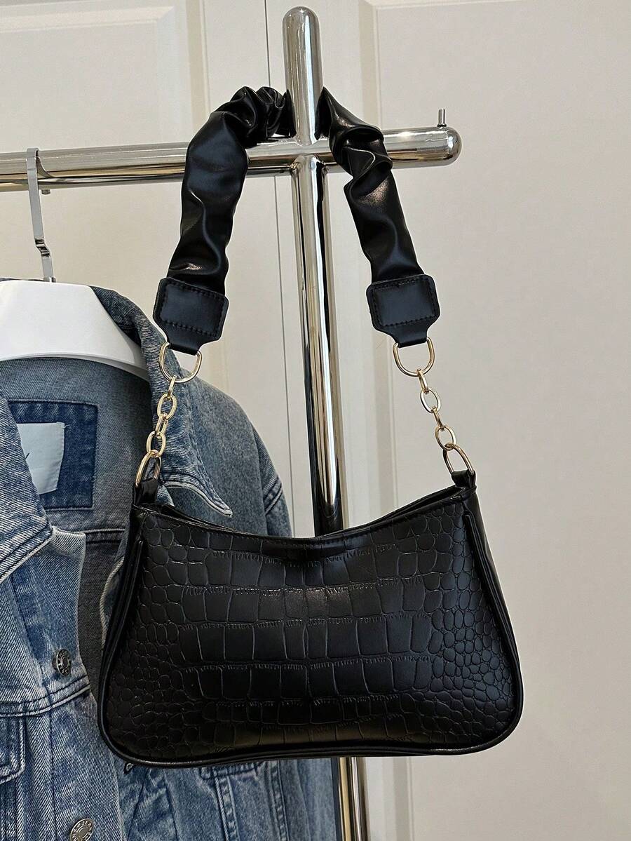 New Fashion Retro Commuting Black Simple Pleated One-Shoulder Cloud Bag