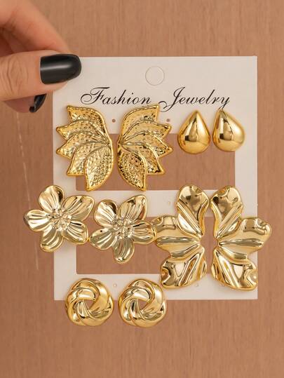 Este producto está hecho de material CCB de alta calidad, con un proceso de enchapado en oro reforzado, presentando un brillo y saturación de color comparable al metal. Las características del material son livianas y no dañinas para las orejas, resistentes al impacto y no deformables, lo que cumple perfectamente con las necesidades duales de las mujeres fashionistas de comodidad y estética. La intención es crear una sensación de lujo asequible con un alto costo-rendimiento, lo que puede mejorar el reconocimiento del atuendo y combinar con una variedad de estilos, convirtiéndolo en un accesorio que puede elevar la elegancia de uno.