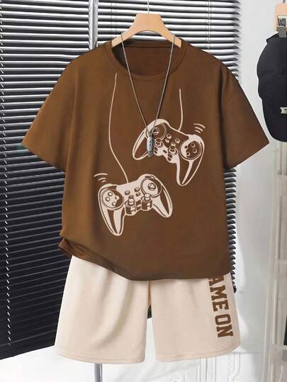 Conjunto de camiseta de manga corta y pantalones cortos con estampado de control de juegos para niño