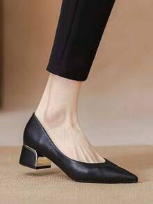 Women's 5cm Black Pointed Toe Flat Pumps, 2026 Spring/Autumn 5cm Chunky Heel Black Pointed Toe Pumps Suitable For Interview, Office, Career Outfit - Black - View 9