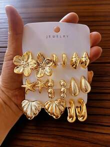 2-8 pares de pendientes dorados con relieve para mujeres, que golpean directamente el punto estético - patrón de concha, flores retorcidas, pliegues metálicos, cada par viene con un filtro lujoso... Excelente calidad, que combina bien con abrigos y suéteres, de moda y versátil - Dorado - Ver 10
