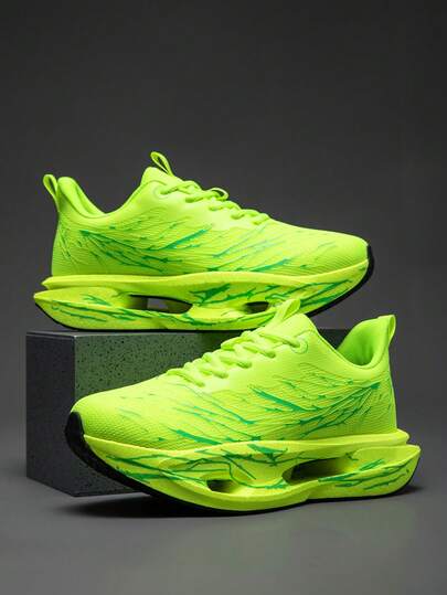 经典加大码男士超轻透气户外徒步越野训练休闲多功能舒适运动跑步鞋，适合所有季节，是日常穿着、度假和旅行的理想之选。