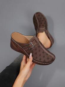 Vintage Hollow Out Mule Shoes, Adjustable Buckle Design, Thick Platform, Breathable, Soft Sole Non-Slip Slip-On Sandals - Coffee Brown - View 4