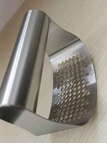 1个不锈钢手动压蒜器，轻松压碎大蒜（1个，银色） - 銀色 - 查看 2