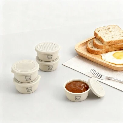 2/6个装 50毫升可爱小熊图案塑料酱料杯，带硅胶盖，便携式密封调味碟，调味品收纳盒，沙拉番茄芥末酱收纳盒，可重复使用，适合学生和成人居家、学校、宿舍、办公室、户外露营、野餐、旅行等场合使用。