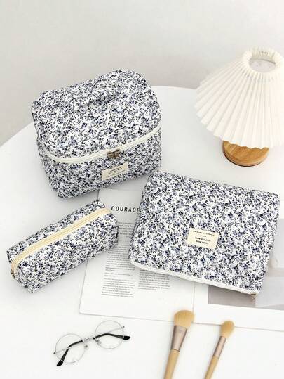 This Floral Print Cosmetic Bag Can Be Used As A Women's Toiletry Bag Or A Student Travel Organizer. It Has A Large Capacity, Is Sweet And Cute, And Is The Perfect Gift For Anniversaries, Birthdays, And Holidays. It's Suitable For All Seasons.