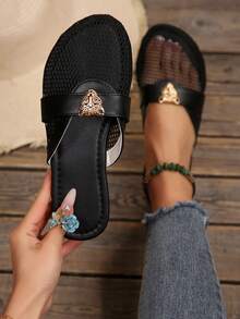 Black Round Toe Slip-On Flat Sandals, Metal Leopard Head Buckle Fishnet Material Strap Women's Toe-Ring Beach Slippers, Elegant Casual Versatile Summer New Style - Black - View 1