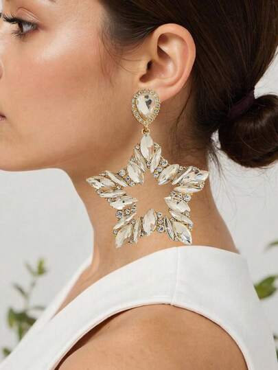 1 Đôi bông tai hình ngôi sao năm cánh lớn, sang trọng, đính đầy đá quý lấp lánh, thích hợp để đeo hàng ngày, đi nghỉ mát, dự tiệc và hẹn hò.