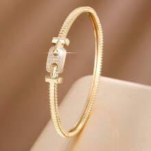 1 chiếc vòng tay nữ thiết kế khóa hình chữ nhật hình học, mắt xích, đính đá Cubic Zirconia. - Nhiều màu - Xem 2