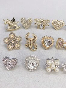6 Stücke goldene und silberne Kronen- und Herz-ABS-Schuhband-Anhänger für Damen-Sneaker, Strass-Schmetterling-Schuhband-Schnallen, DIY-Dekorationen, Schuhclips-Zubehör - Verschiedenfarbig - Übersicht 9