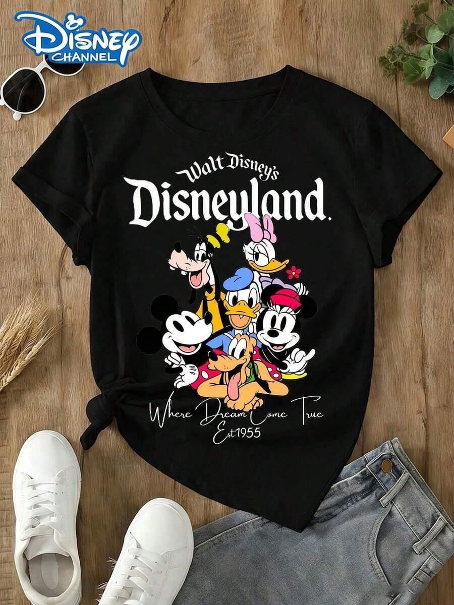This Disney-Licensed Women's Summer Cotton T-Shirt Is A Disney 2026 Travel Souvenir. The Front Features Classic Disney Characters And Disneyland Logos, Perfect For Taking Photos At Disneyland, As A Travel Souvenir, For Everyday Casual Wear, Or For Matching Family Outfits. It Also Makes An Ideal Valentine's Day Gift For Friends And Family. Men's And Women's Clothing, New Spring Style, Comfortable And Skin-Friendly, Suitable For Outdoor Wear. - màu đen - Xem 1