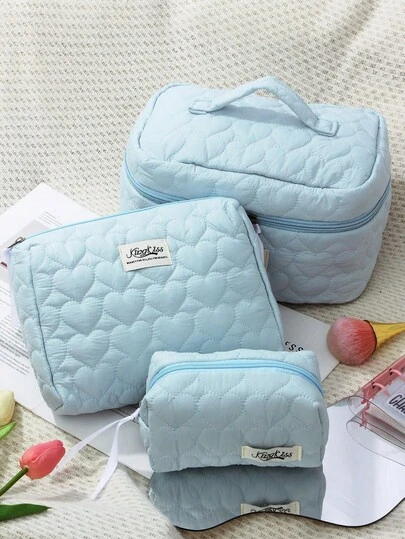 1 PC Blue Love Cloud Quilted Bag In Bulk Make Up Bag,Fashionable And Casual Large Capacity Portable Zipper Makeup Bags,Travel Storage Stationery Storage,Vacation Essentials Cosmetic Bags For Headphones,Charger,Lipsticks,Cosmetics,Perfume,Skin Care And Beauty Products,Home Decor,For Mom,Nurses,Students,School Girls,Keys,Holiday Gifts