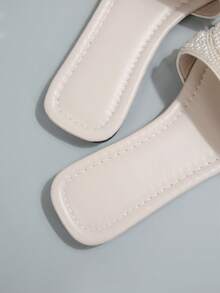 2026新款法式水晶装饰方头平底凉鞋，优雅套脚设计，适合搭配连衣裙，春夏秋季皆宜。 - 米色 - 查看 8