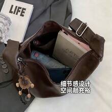 一套时尚深咖啡色和黑色大容量手提包，柔软PU皮革单肩斜挎包，饰有可爱毛绒装饰，拉链封口通勤单肩包，休闲简约腋下包 - 彩色 - 查看 6
