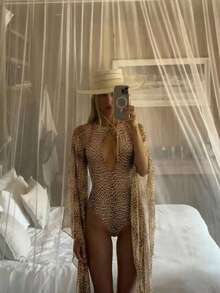 女士黄棕条纹深V领镂空连体泳衣，配同款罩衫，性感迷人，度假必备单品，2026春夏时尚海滩必备，百搭时尚泳衣，适合生日装扮、健身、优雅日常穿着、休闲外出和时尚度假造型。 - 彩色 - 查看 3