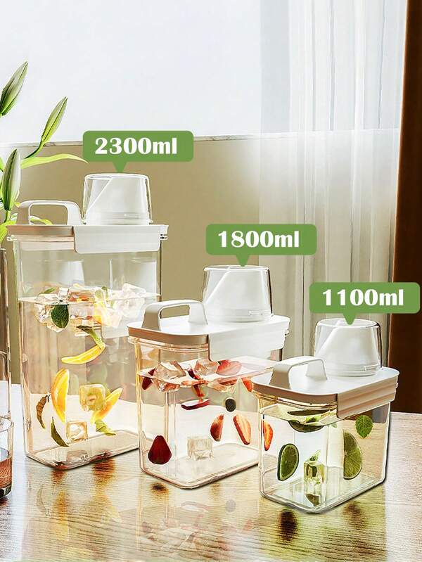 1PC Kitchen Cold Water Kettle, Transparent Large Capacity Teapot, Sealed Storage Kettle With Dust Cover, Portable With Handle, Suitable For Storing Drinking Water, Beverages, Lemonade, Etc., Kitchen Storage Supplies, Kitchen Accessories, Essential For Outdoor Camping