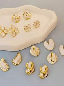 28 件装（随机发货）304 不锈钢白色花朵/镂空叶子圆形釉面水滴耳环，生日、周年纪念日、情人节礼物，男女皆宜日常佩戴 - 彩色 - 查看 4