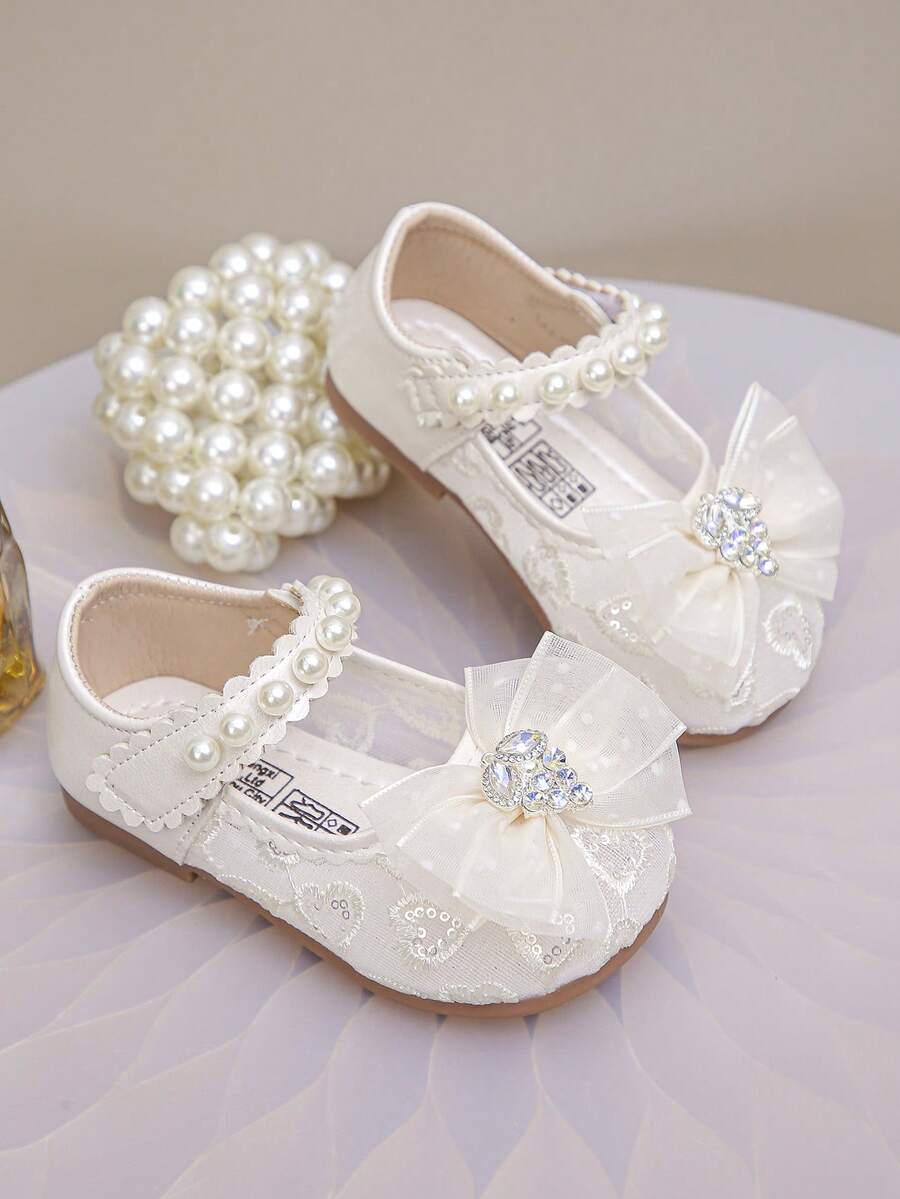 1 Pair Girls' Children's Fashion Lace Handmade Butterfly Decor Minimalist Floral Trim Embroidered Shiny Bead Breathable Mesh & PU Material Non-Slip TPR Sole Hook And Loop Strap Round Toe Soft Princess Sandals, Suitable For Dresses, Piano Performance, Spring/Summer/Autumn - Beige - View 1