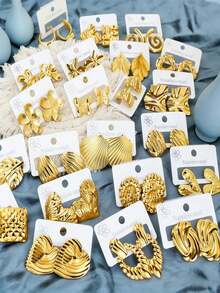 Stainless Steel Multi-Element Gold Earring Set, Retro Relief Metal Earrings, Perfect For Daily Wear, Parties, And Holiday Gifts - Multicolor - View 2