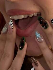 10片纯手工制作的中长杏仁形美甲，棕色、蓝色、白色和黑色可选，带有星星和圆点图案，法式风格，可爱又充满Y2K气息，柔和的闪光质感，适合女性和女孩，春夏秋冬皆宜，适合节日和日常生活使用。 - 彩色 - 查看 2