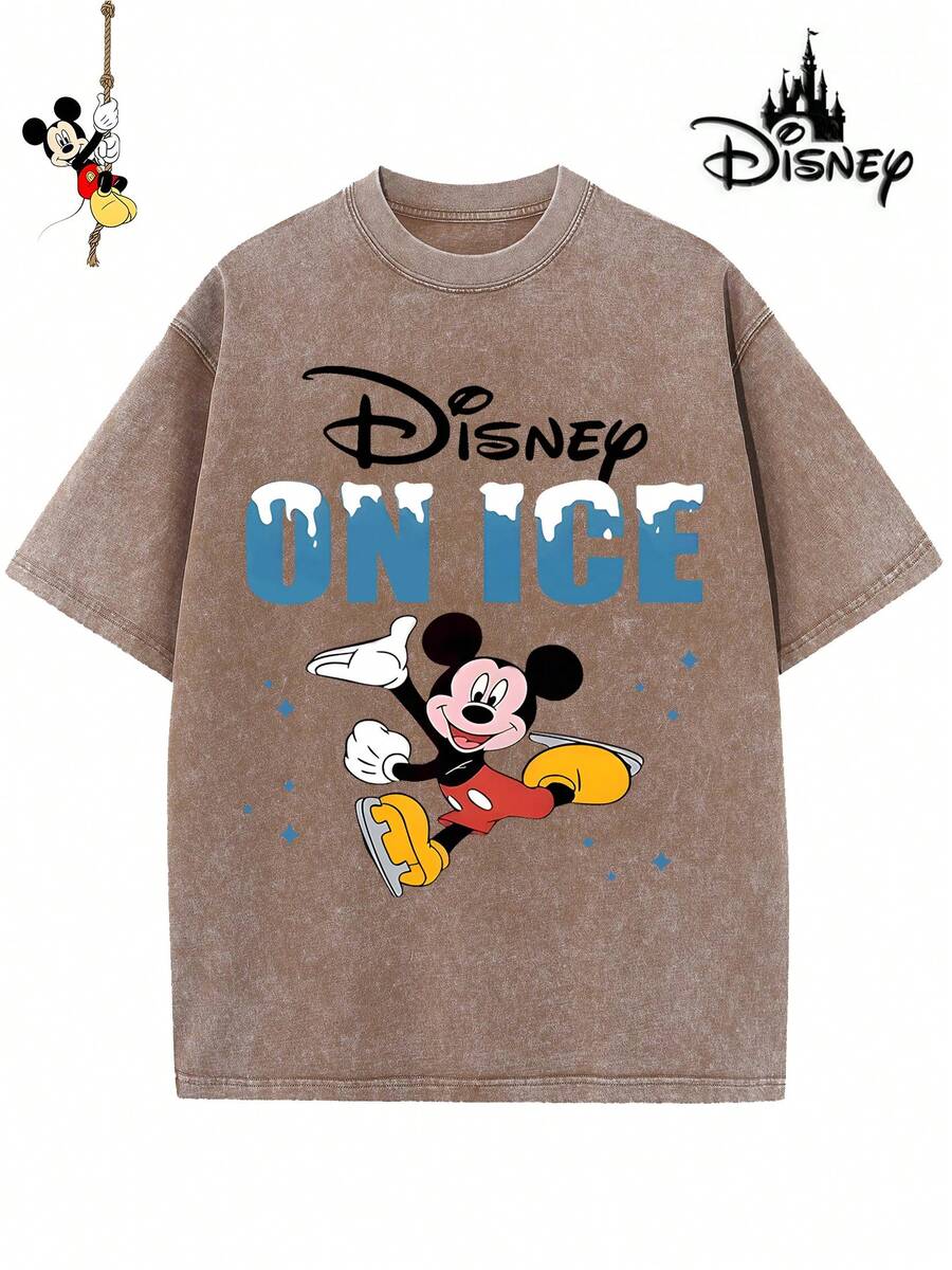 T-shirt homme en coton sous licence Disney, idéal pour les fêtes de fin d'année 2026. Orné d'un motif Mickey Mouse, doté d'un col rond décontracté et confectionné dans une matière douce, confortable et facile d'entretien, ce t-shirt convient à toutes les occasions – voyages, quotidien ou trajets domicile-travail – et vous plongera dans une ambiance festive. - Marron - Voir 1